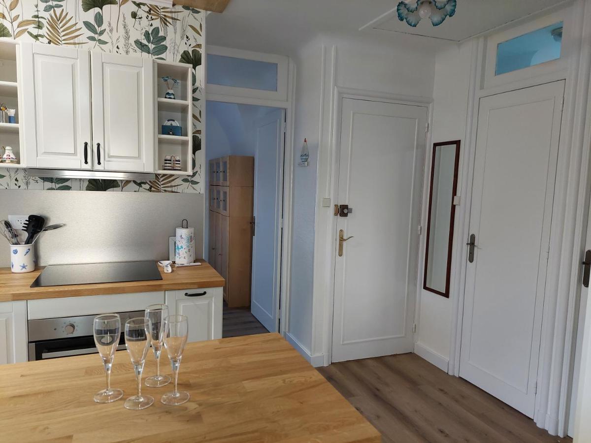 Au Gre Des Marees 2 Appartement Face A La Mer 2Eme Etage Ault Eksteriør bilde