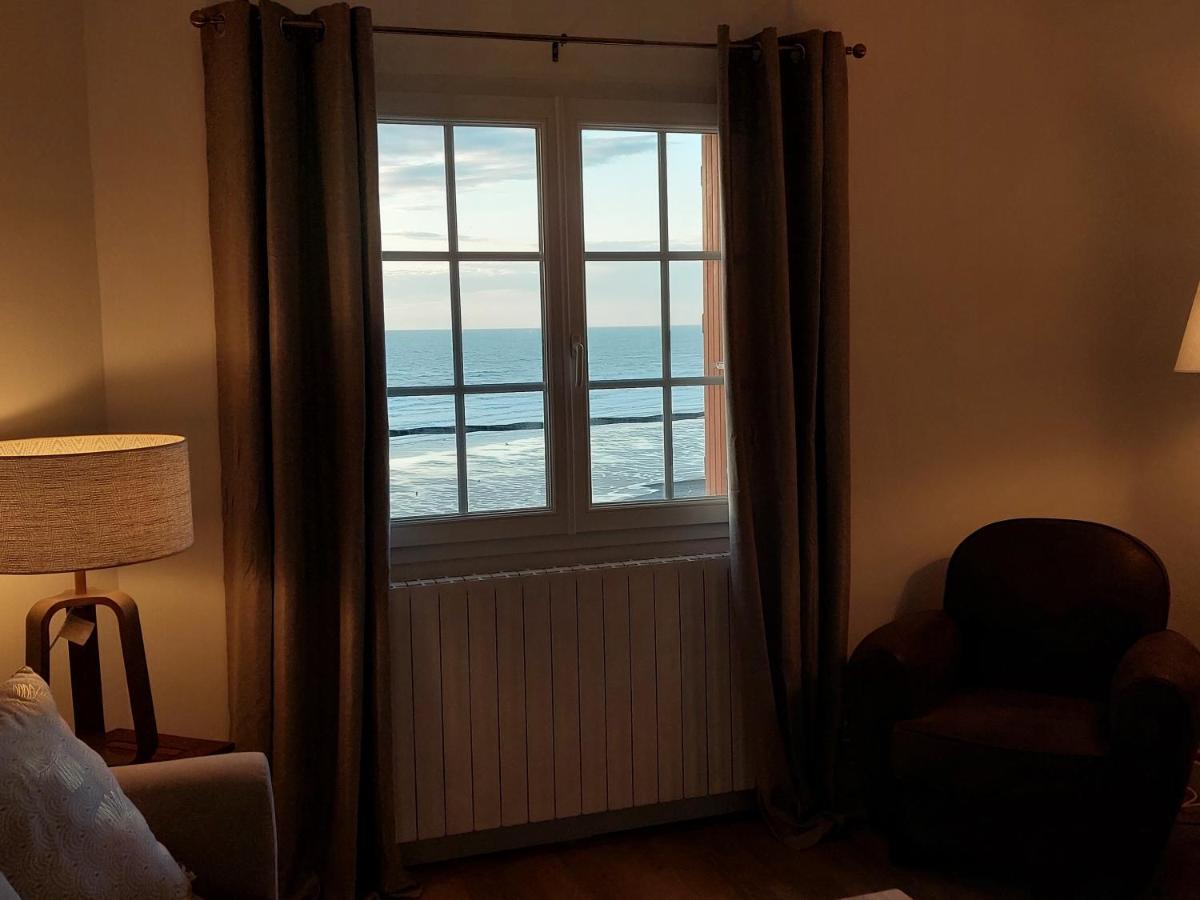 Au Gre Des Marees 2 Appartement Face A La Mer 2Eme Etage Ault Eksteriør bilde